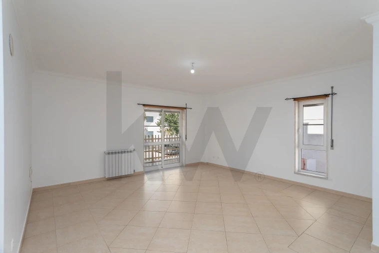 Apartamento T2 para Arrendamento em São Domingos de Rana Foto 4