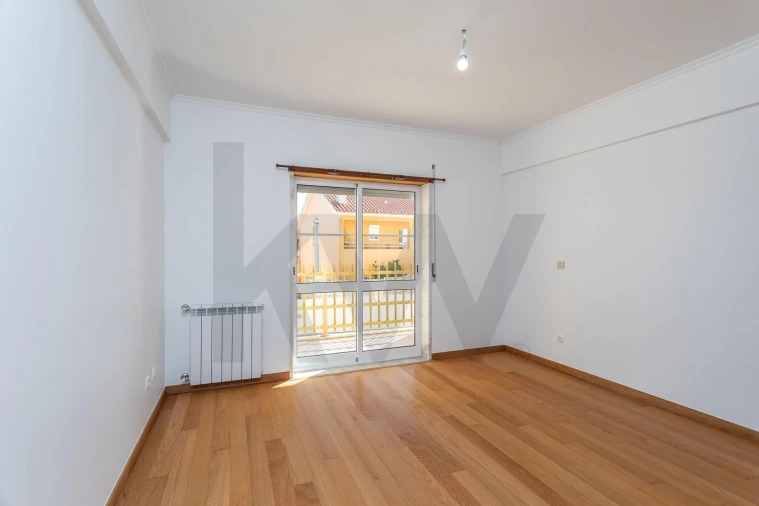 Apartamento T2 para Arrendamento em São Domingos de Rana Foto 21