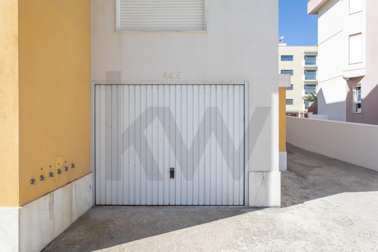 Apartamento T2 para Arrendamento em São Domingos de Rana Foto 45