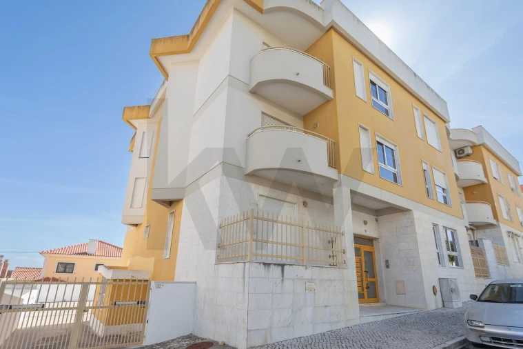 Apartamento T2 para Arrendamento em São Domingos de Rana Foto 41