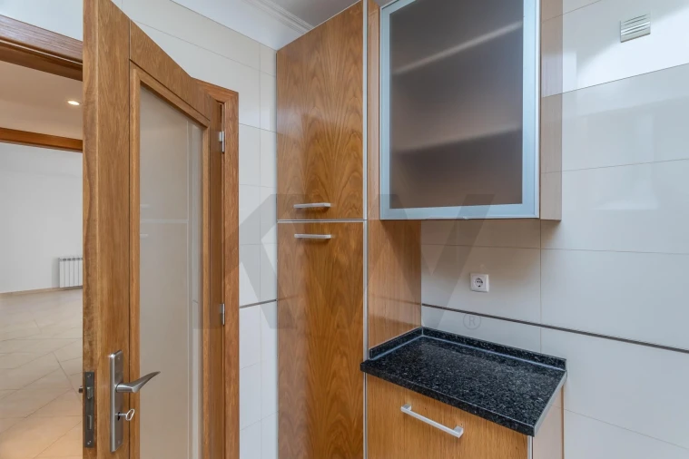 Apartamento T2 para Arrendamento em São Domingos de Rana Foto 17