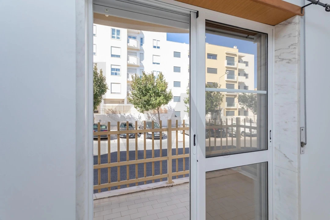Apartamento T2 para Arrendamento em São Domingos de Rana Foto 9