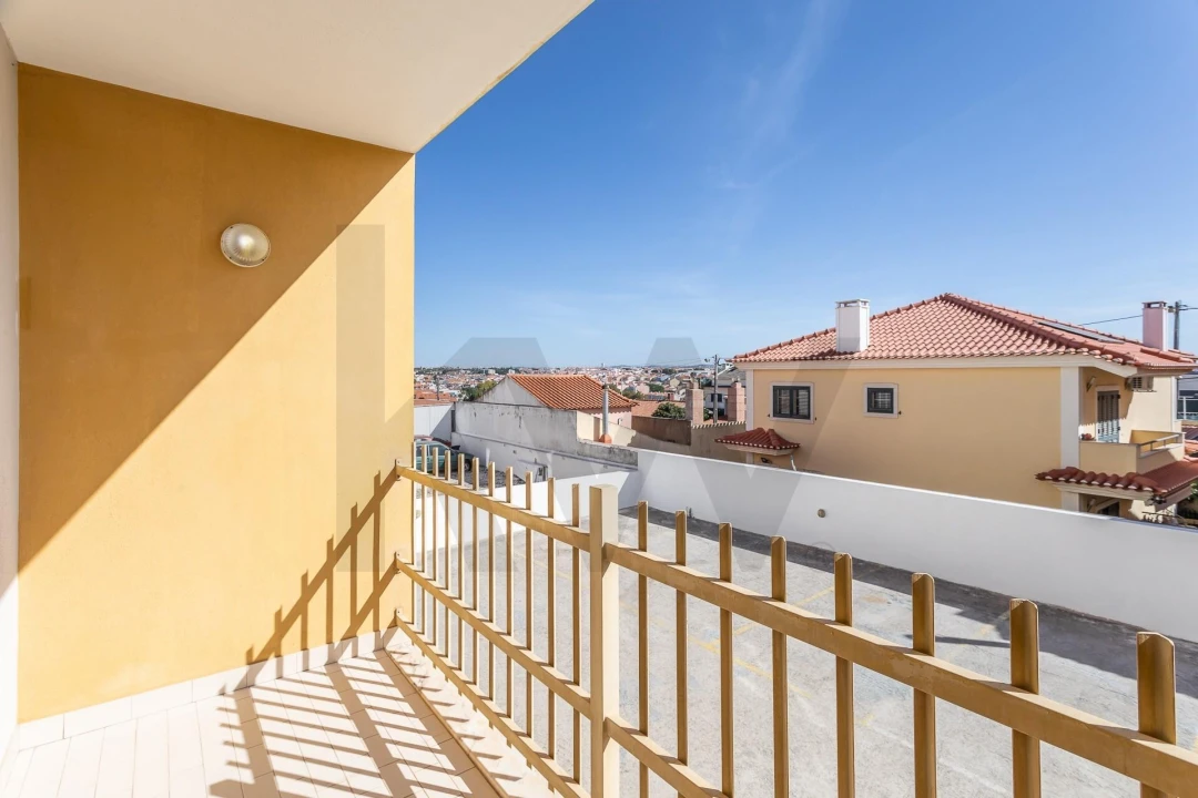Apartamento T2 para Arrendamento em São Domingos de Rana Foto 27