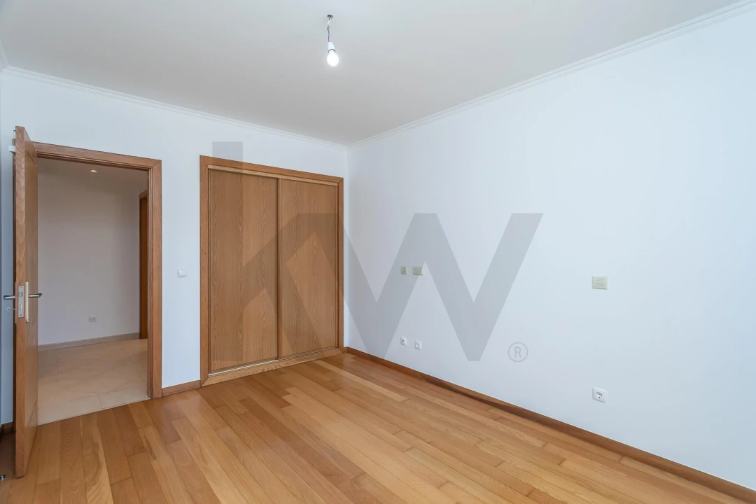 Apartamento T2 para Arrendamento em São Domingos de Rana Foto 33