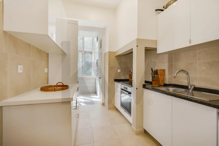 Apartamento T3 para Venda em Campo de Ourique Foto 5