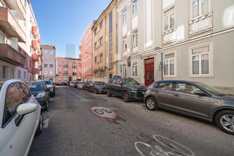 Apartamento T3 para Venda em Campo de Ourique Foto 26