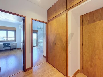 Apartamento T3 para Arrendamento em Marvila, Ribeira Santarém, São Salvador, São Nicolau