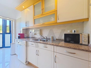 Apartamento T2 para Arrendamento em Santo António dos Cavaleiros e Frielas