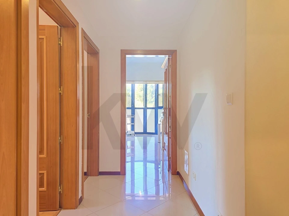 Apartamento T2 para Arrendamento em Santo António dos Cavaleiros e Frielas Foto 10