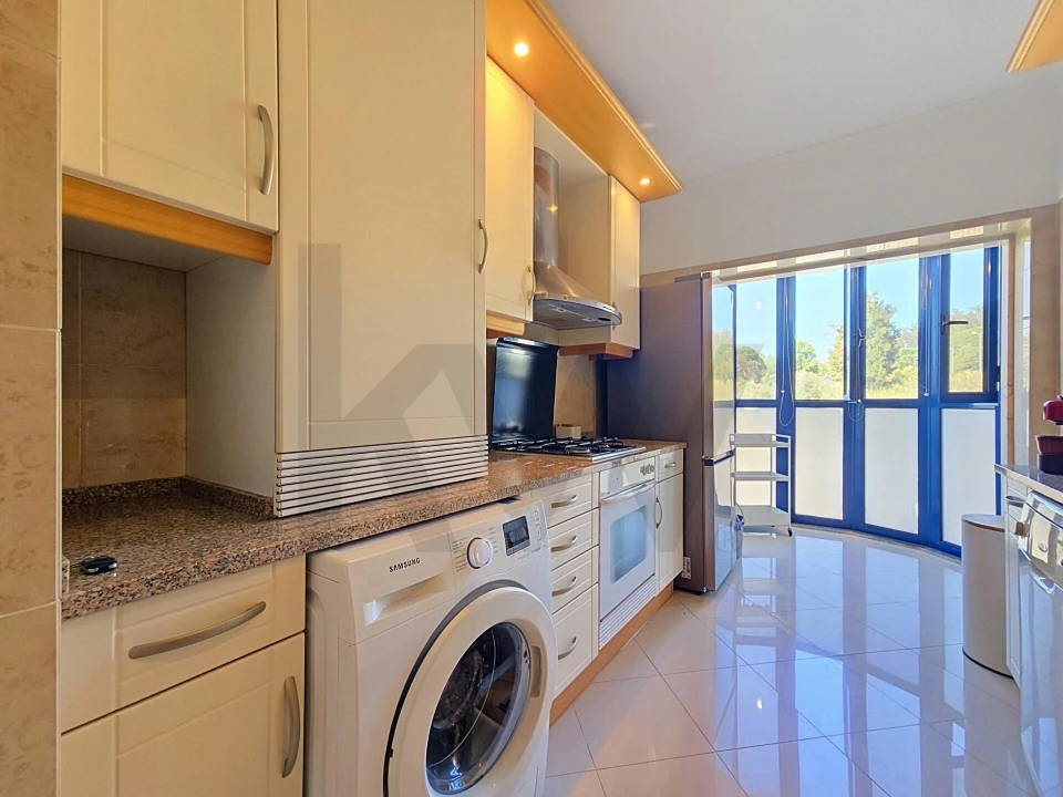 Apartamento T2 para Arrendamento em Santo António dos Cavaleiros e Frielas Foto 21