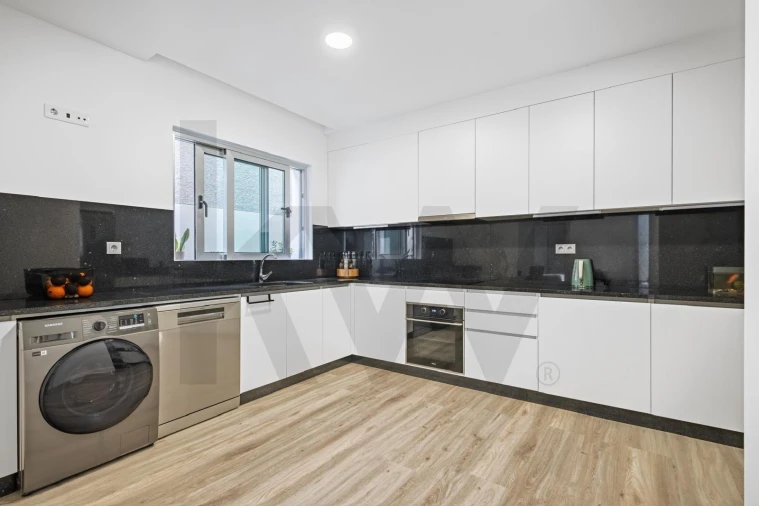 Apartamento T1 para Venda em Quinta Grande Foto 19