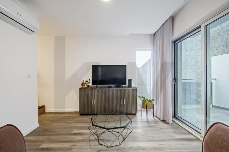 Apartamento T1 para Venda em Quinta Grande Foto 3