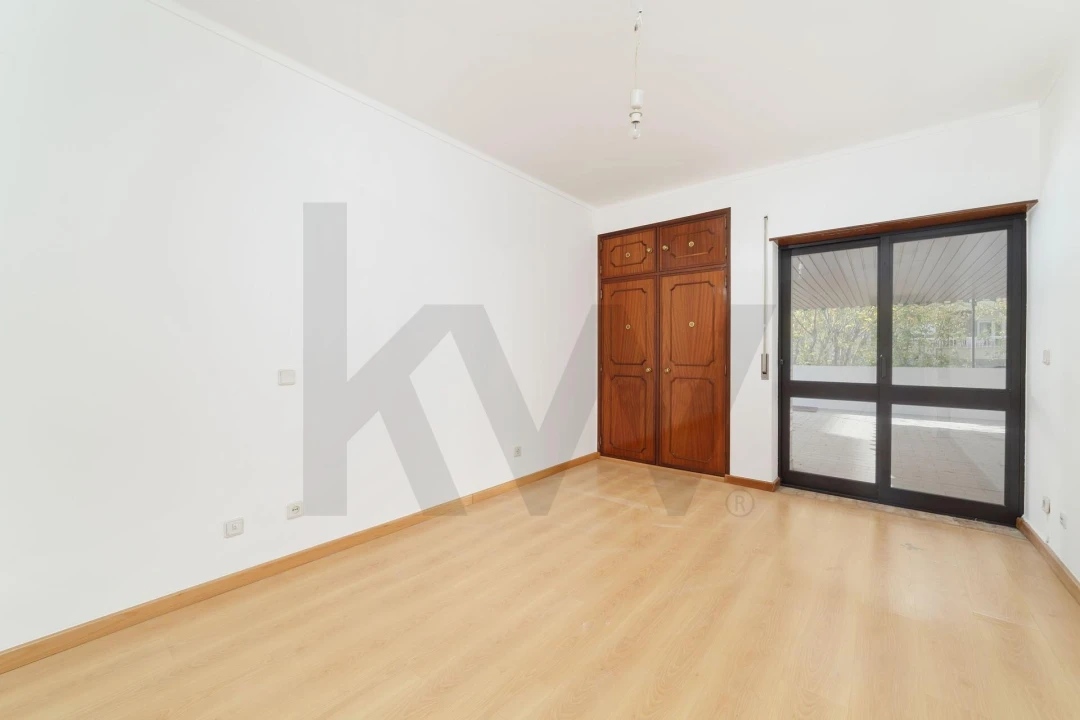 Apartamento T3 para Arrendamento em Leiria, Pousos, Barreira e Cortes Foto 8