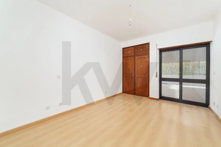 Apartamento T3 para Arrendamento em Leiria, Pousos, Barreira e Cortes Foto 8