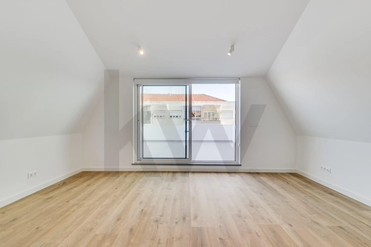 Moradia T5 para Venda em Almada, Cova da Piedade, Pragal e Cacilhas Foto 40