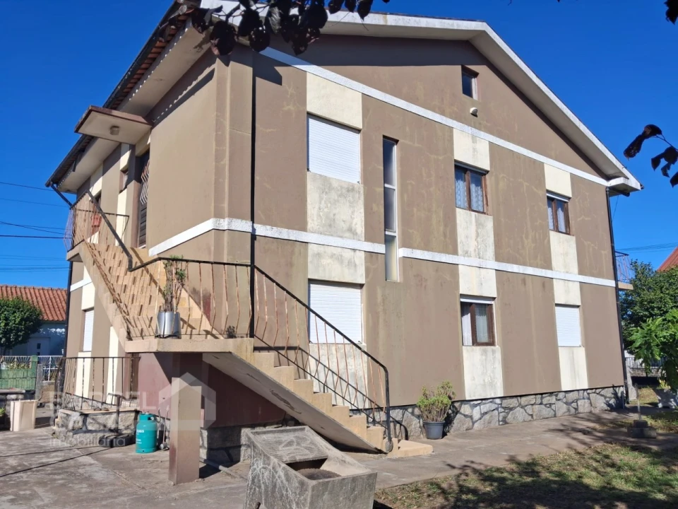 Moradia T6 para Venda em Arcozelo Foto 8