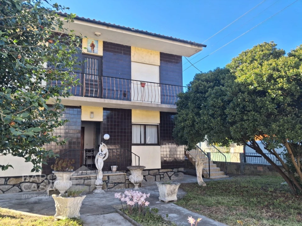 Moradia T6 para Venda em Arcozelo Foto 2