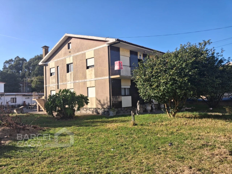 Moradia T6 para Venda em Arcozelo Foto 1