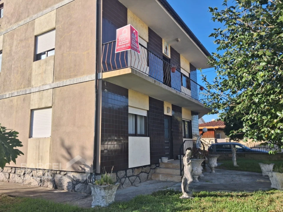 Moradia T6 para Venda em Arcozelo Foto 3