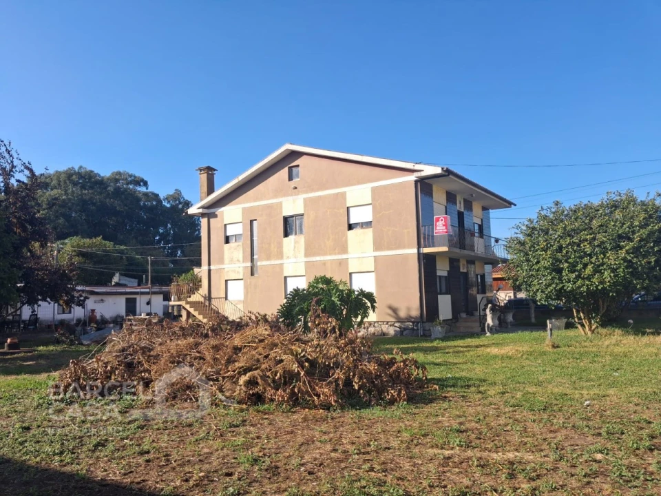 Moradia T6 para Venda em Arcozelo Foto 17