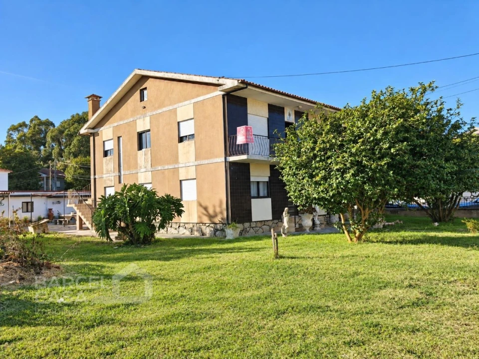 Moradia T6 para Venda em Arcozelo Foto 1