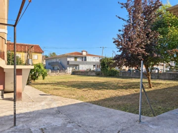 Moradia T6 para Venda em Arcozelo