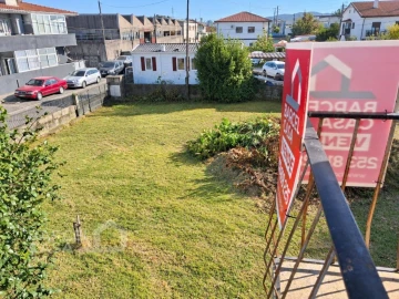 Moradia T6 para Venda em Arcozelo