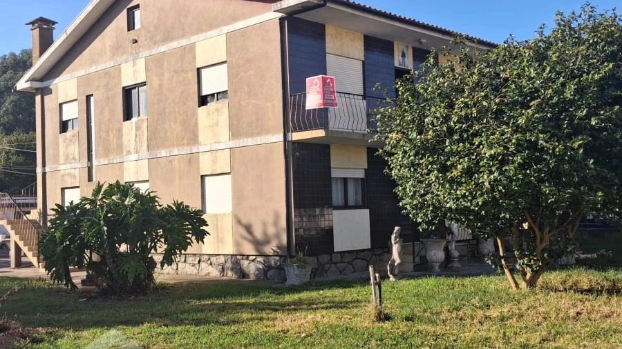 Moradia T6 para Venda em Arcozelo