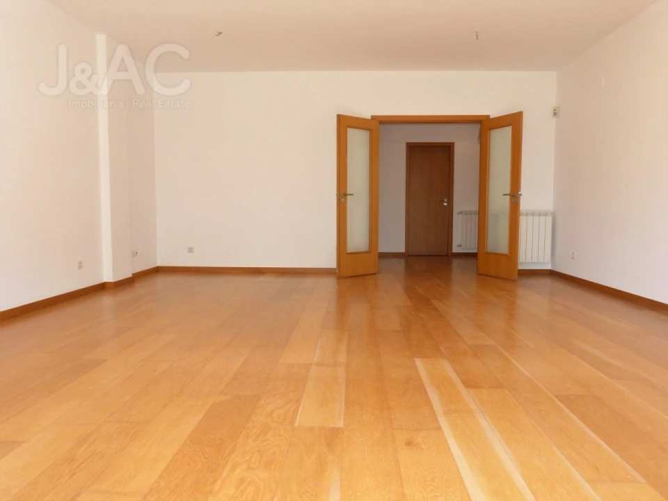 Apartamento T3 para Arrendamento em Alcabideche Foto 4