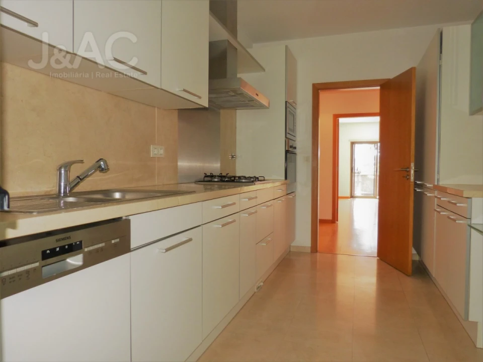 Apartamento T3 para Arrendamento em Alcabideche Foto 7