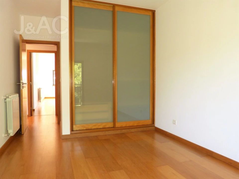 Apartamento T3 para Arrendamento em Alcabideche Foto 13