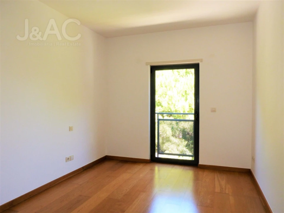Apartamento T3 para Arrendamento em Alcabideche Foto 14