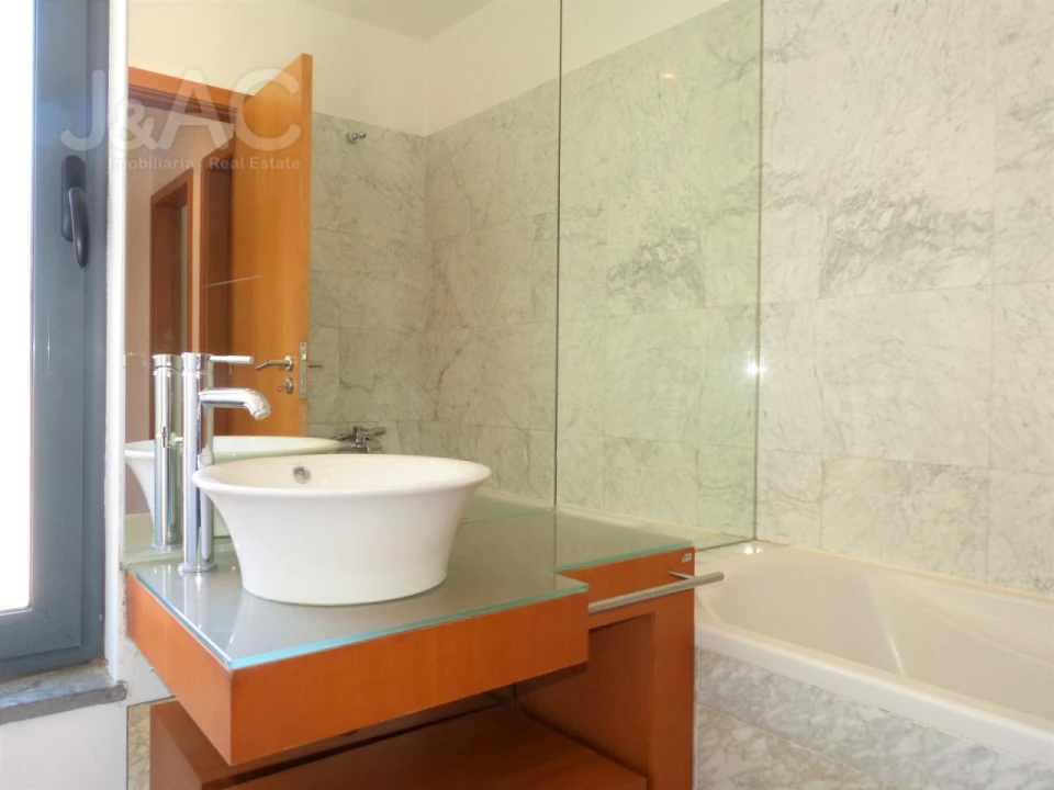 Apartamento T3 para Arrendamento em Alcabideche Foto 17