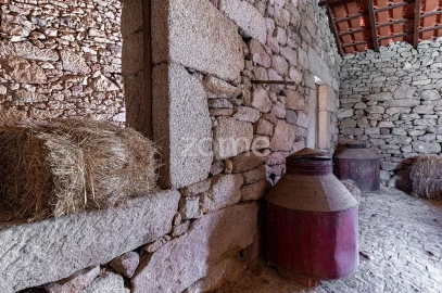 Moradia T6 para Venda em Vilas Boas e Vilarinho das Azenhas