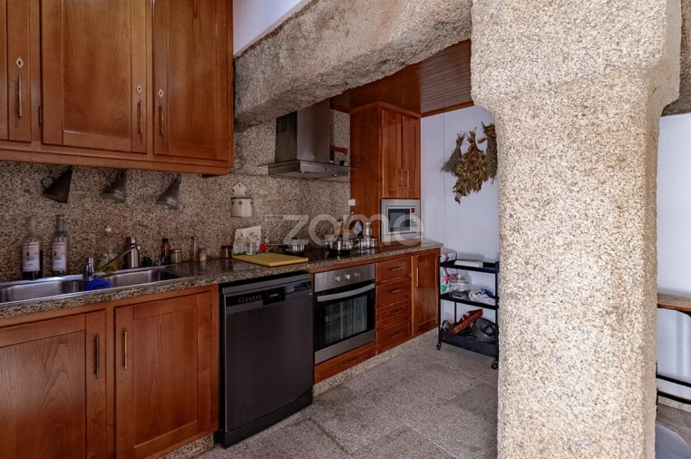 Moradia T6 para Venda em Vilas Boas e Vilarinho das Azenhas Foto 8