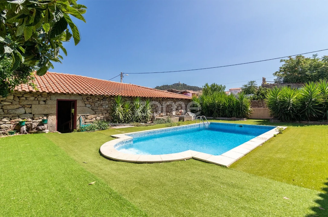 Moradia T6 para Venda em Vilas Boas e Vilarinho das Azenhas Foto 1