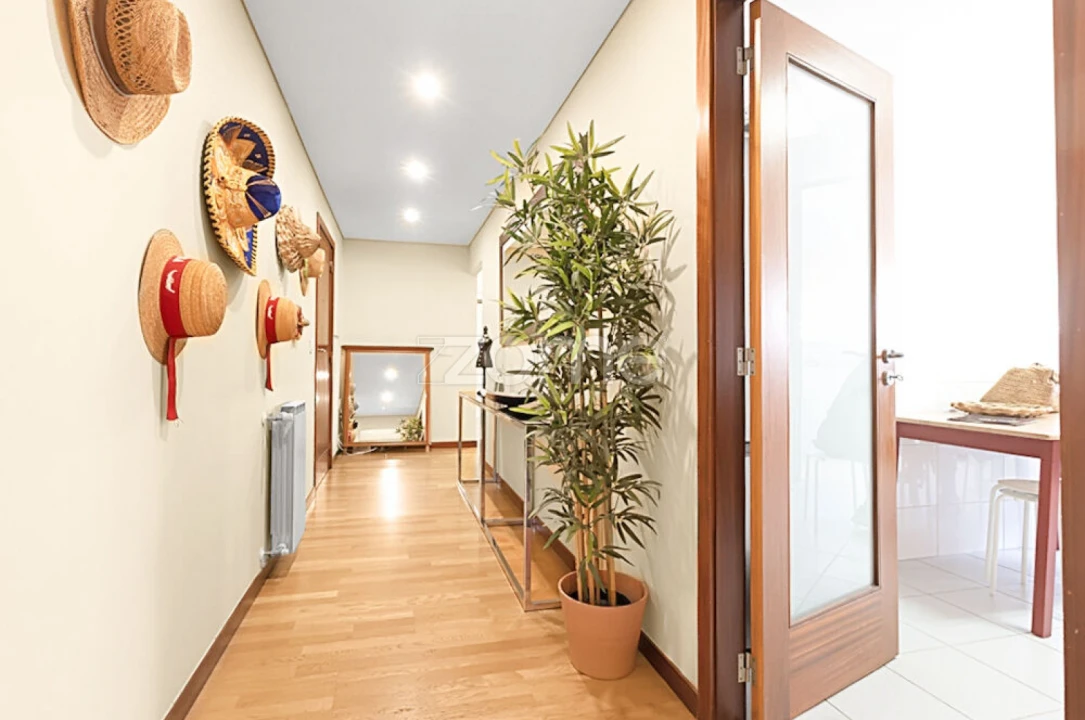 Apartamento T3 para Venda em Paranhos Foto 1