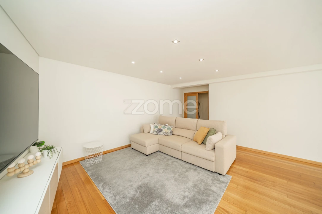 Apartamento T3 para Venda em Caldelas Foto 7