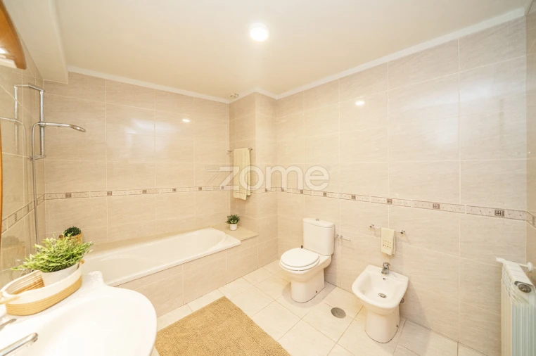 Apartamento T3 para Venda em Caldelas Foto 39