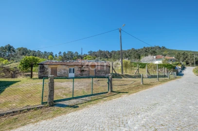 Terreno para Venda em Louredo