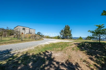 Terreno para Venda em Louredo