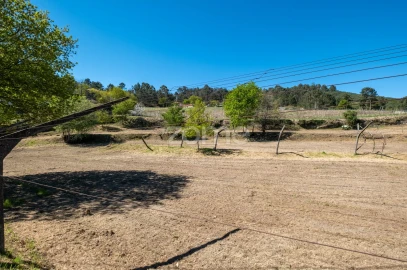 Terreno para Venda em Louredo