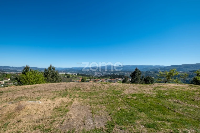Terreno para Venda em Louredo Foto 2