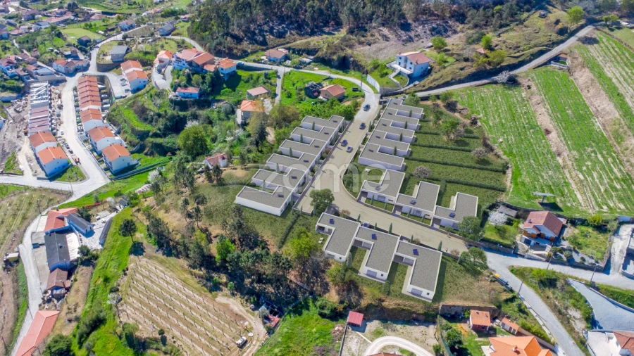 Terreno para Venda em Louredo