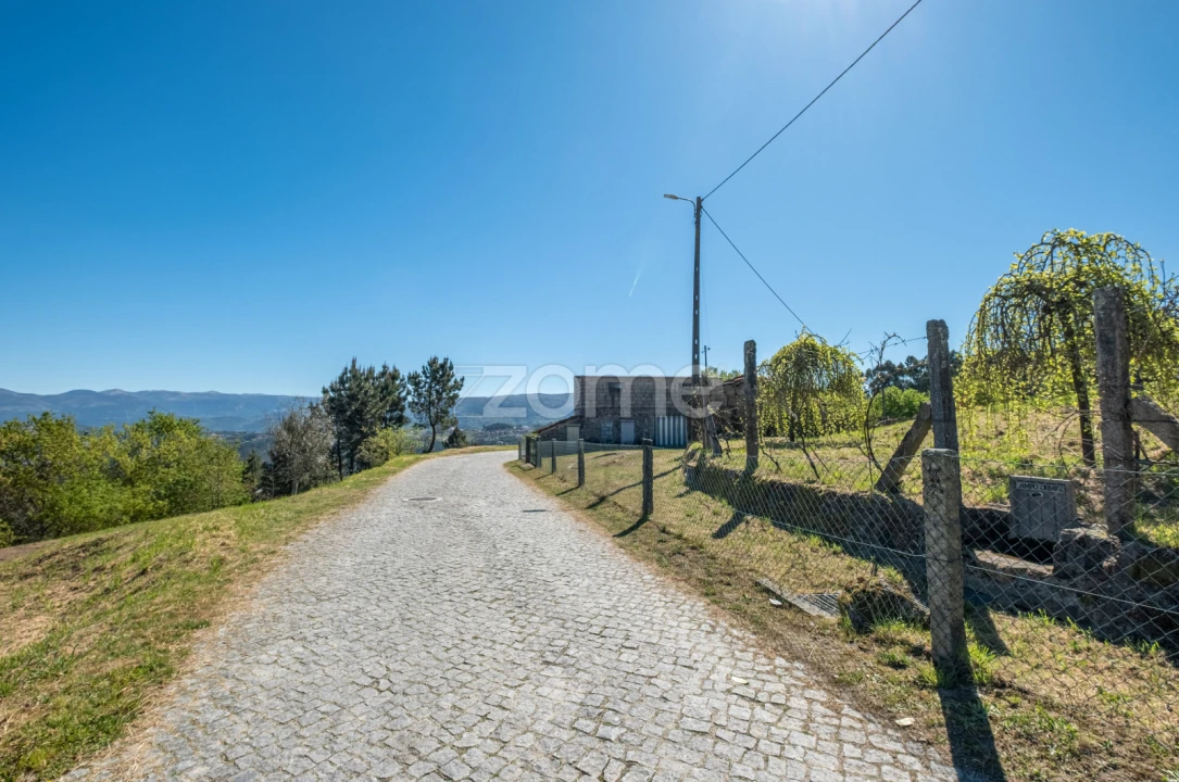 Terreno para Venda em Louredo Foto 3