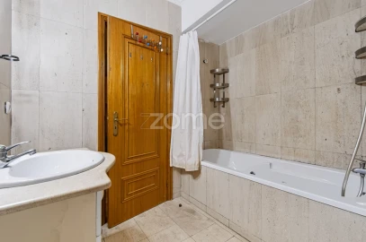 Apartamento T3 para Venda em Cidade da Maia