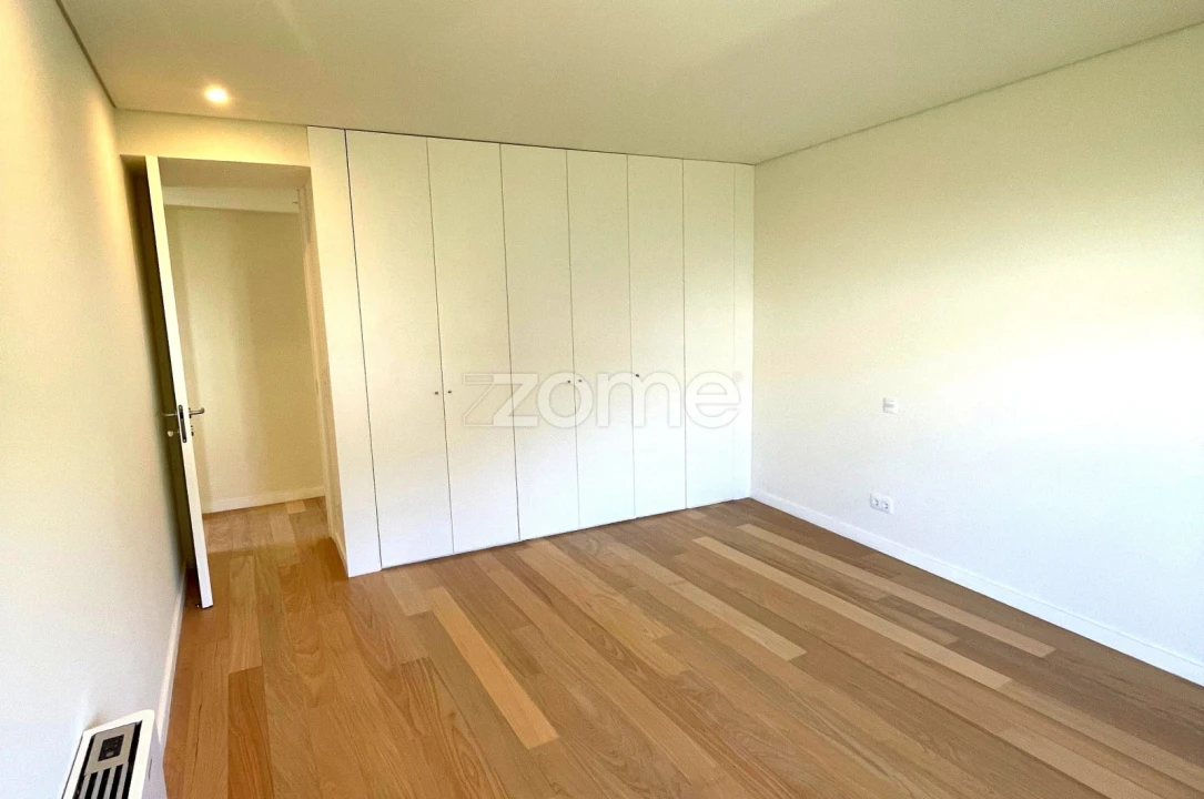 Moradia T4 para Venda em Cidade da Maia Foto 17