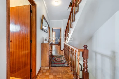 Moradia T5 para Venda em Mafamude e Vilar do Paraíso