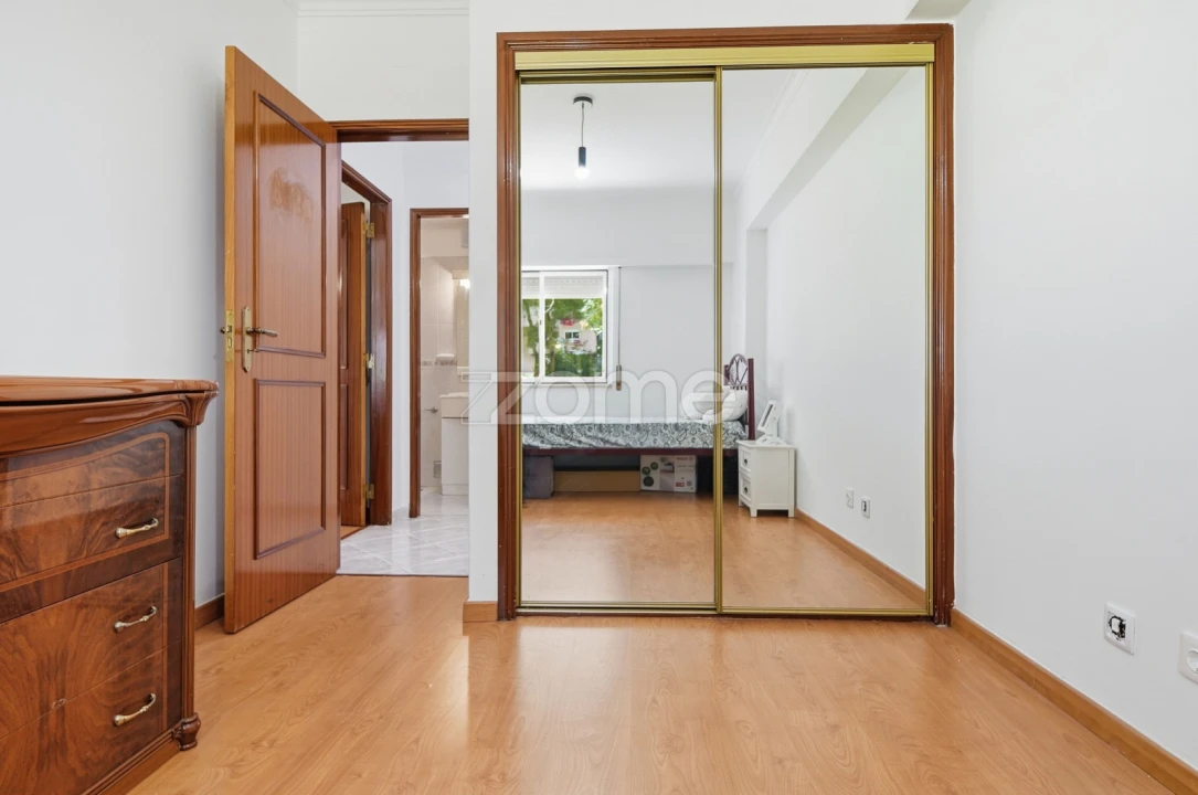 Apartamento T2 para Venda em Cacém e São Marcos Foto 8