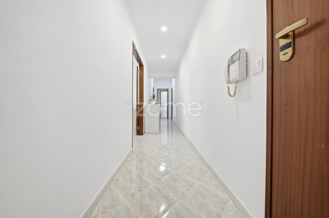 Apartamento T2 para Venda em Cacém e São Marcos Foto 6